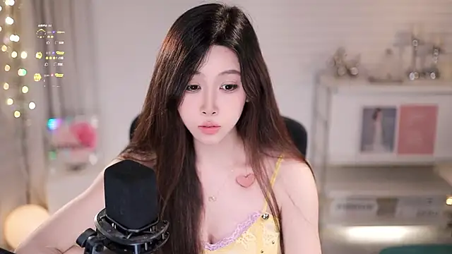 Snapshot of SleepArtist chatting on May 31, 6:09 pm SleepArtist online show from May 31, 6:09 pm