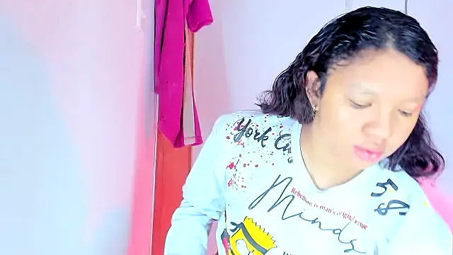 Emily Coper18 online show from September 18, 1:13 pm