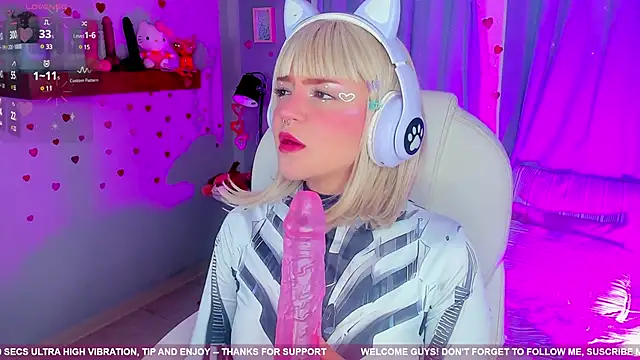 Snapshot of Tiny__Emmy chatting on February 17, 10:25 pm Tiny Emmy online show from February 17, 10:25 pm