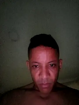 Snapshot of andresperezf chatting on October 20, 2:01 am andresperezf online show from October 20, 2:01 am