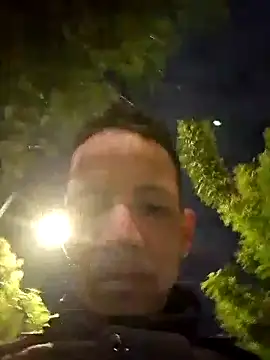 Snapshot of andresperezf chatting on November 5, 6:02 am andresperezf online show from November 5, 6:02 am