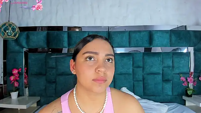 Snapshot of Abril_Gomez06 chatting on June 11, 2:53 am Abril Gomez06 online show from June 11, 2:53 am