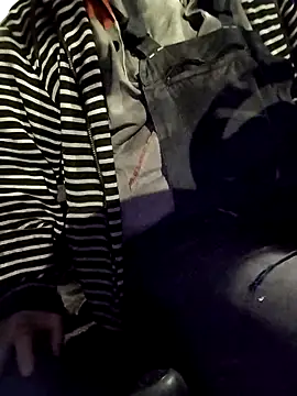 Snapshot of Sarpe84 chatting on December 7, 5:15 am Sarpe84 online show from December 7, 5:15 am