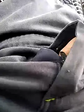 Snapshot of Sarpe84 chatting on February 3, 7:07 am Sarpe84 online show from February 3, 7:07 am