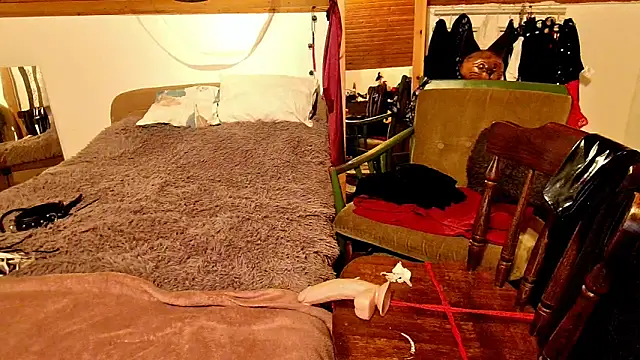 Hot Colettte online show from February 21, 7:45 am