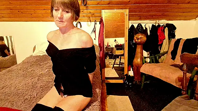 Hot Colettte online show from February 27, 12:21 am