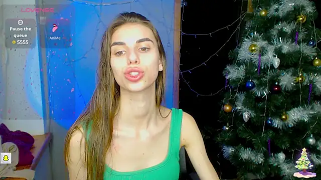 Snapshot of EmmyGreans chatting on December 16, 3:54 pm EmmyGreans online show from December 16, 3:54 pm