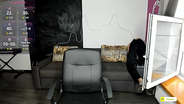 Snapshot of EmmyGreans chatting on September 22, 12:18 pm EmmyGreans online show from September 22, 12:18 pm