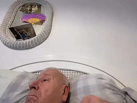 Bossinmidd12 online show from December 22, 9:31 pm