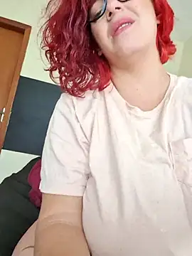 Snapshot of Escarlate4you_ chatting on June 7, 10:19 am Escarlate4you online show from June 7, 10:19 am