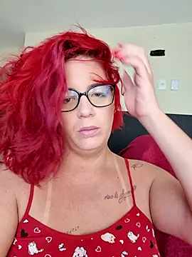 Snapshot of Escarlate4you_ chatting on July 19, 10:30 am Escarlate4you online show from July 19, 10:30 am