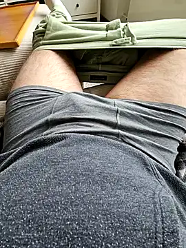 Snapshot of BigPassion89 chatting on December 15, 10:28 am BigPassion89 online show from December 15, 10:28 am