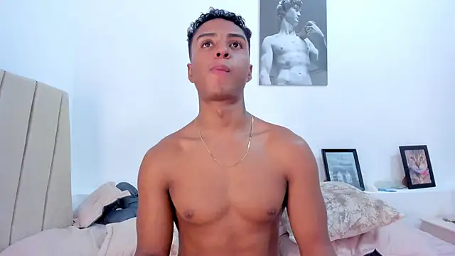 Snapshot of MagnusKing_ chatting on July 10, 5:34 am MagnusKing online show from July 10, 5:34 am
