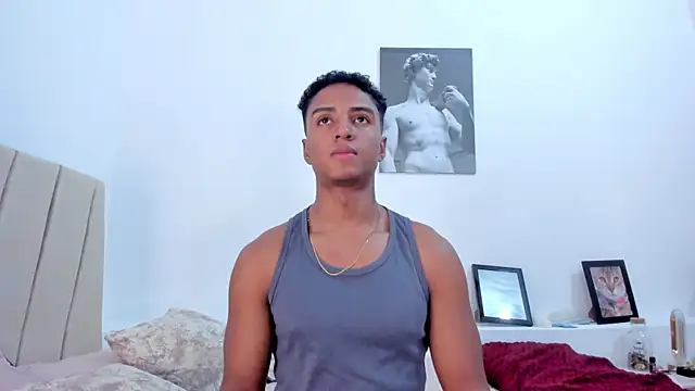 Snapshot of MagnusKing_ chatting on July 12, 3:19 am MagnusKing online show from July 12, 3:19 am