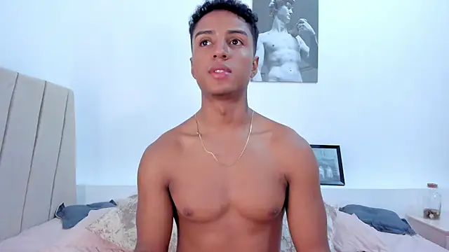 Snapshot of MagnusKing_ chatting on July 28, 3:24 am MagnusKing online show from July 28, 3:24 am