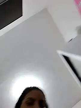 Bella Anjoss online show from February 1, 2:05 am