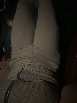 Snapshot of May-Squirt chatting on November 23, 11:32 am May-Squirt online show from November 23, 11:32 am