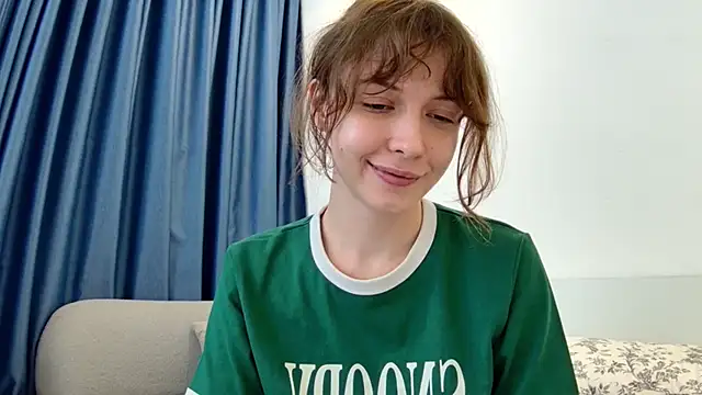 Snapshot of sun_place chatting on February 24, 4:49 am sun place online show from February 24, 4:49 am