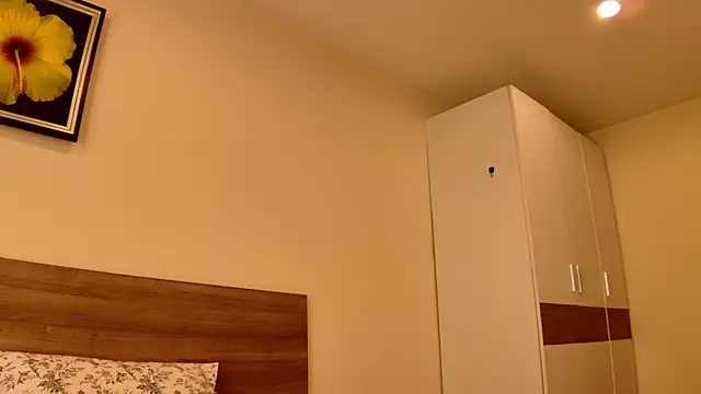 Snapshot of sun_place chatting on March 23, 2:15 am sun place online show from March 23, 2:15 am