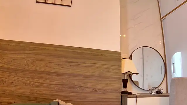 Snapshot of sun_place chatting on October 27, 2:37 am sun place online show from October 27, 2:37 am