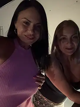 Snapshot of KimKelly13 chatting on July 3, 9:10 pm KimKelly13 online show from July 3, 9:10 pm