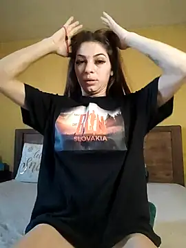 Snapshot of AntoniaHottie chatting on February 1, 8:24 am AntoniaHottie online show from February 1, 8:24 am