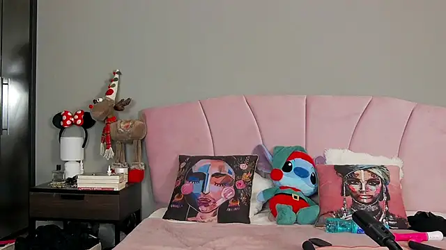 Snapshot of Mayleen_x chatting on April 5, 7:55 pm Mayleen x online show from April 5, 7:55 pm