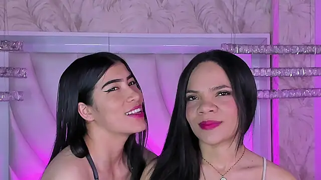 Snapshot of siara_and_zoe chatting on May 7, 11:43 pm siara and zoe online show from May 7, 11:43 pm