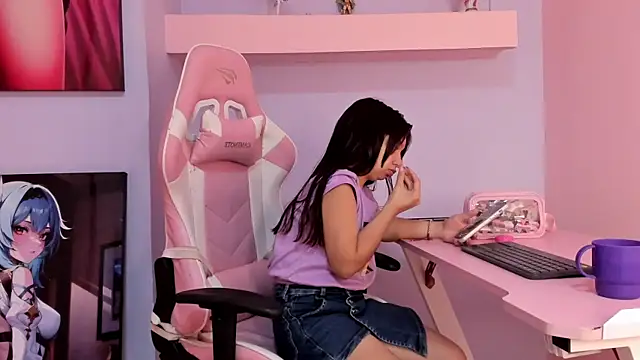 CharlotteMuller online show from May 3, 8:37 pm