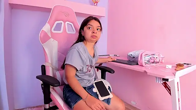 CharlotteMuller online show from May 7, 8:47 pm