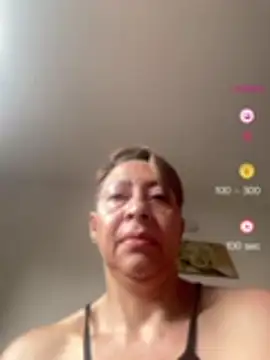 Snapshot of elmarsexydoll chatting on June 21, 11:35 am elmarsexydoll online show from June 21, 11:35 am