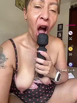 Snapshot of elmarsexydoll chatting on July 2, 1:06 pm elmarsexydoll online show from July 2, 1:06 pm