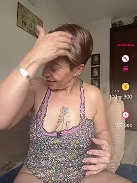 Snapshot of elmarsexydoll chatting on July 12, 11:56 am elmarsexydoll online show from July 12, 11:56 am