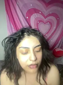 Snapshot of ThickerThanYoBitch chatting on January 12, 1:27 pm ThickerThanYoBitch online show from January 12, 1:27 pm