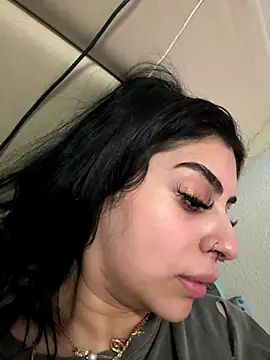 Snapshot of ThickerThanYoBitch chatting on October 8, 3:15 am ThickerThanYoBitch online show from October 8, 3:15 am