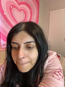 Snapshot of ThickerThanYoBitch chatting on November 17, 5:30 pm ThickerThanYoBitch online show from November 17, 5:30 pm