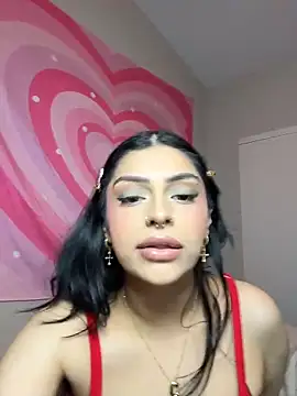 ThickerThanYoBitch online show from February 7, 10:30 am