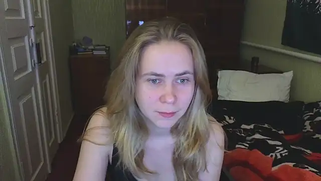 Riley Roo online show from December 11, 5:26 pm