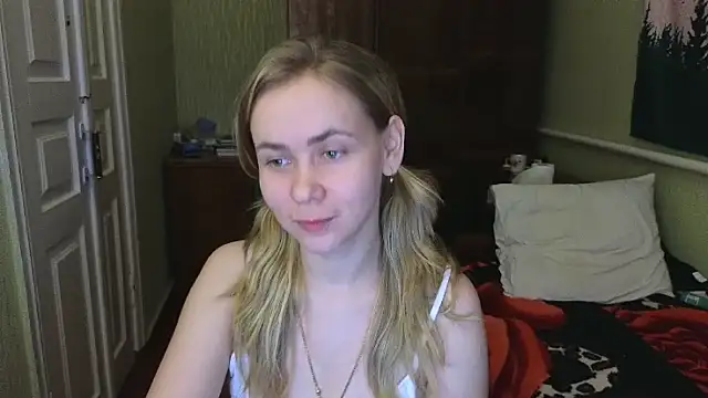 Riley Roo online show from December 14, 9:56 pm