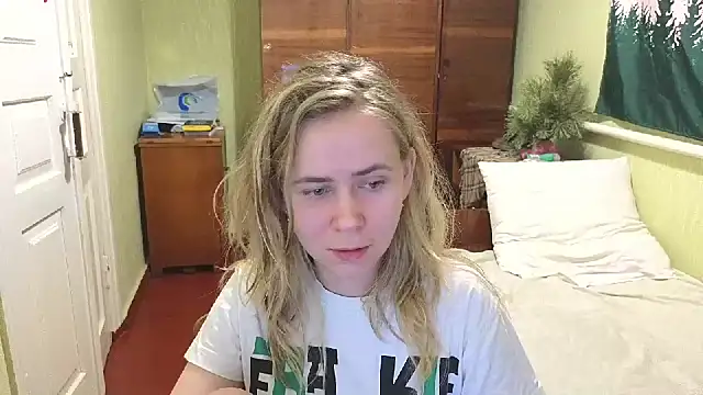 Riley Roo online show from January 14, 5:12 pm