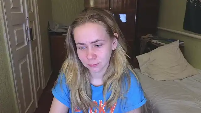 Riley Roo online show from February 28, 5:59 pm