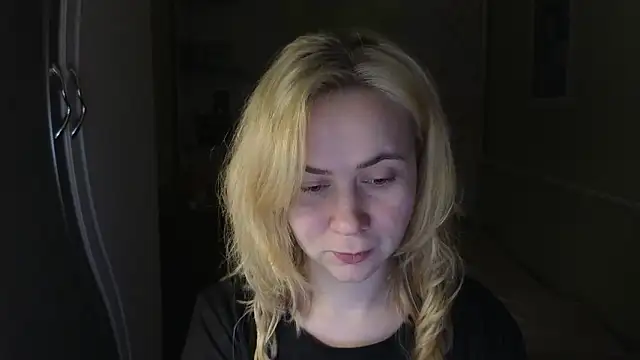 Riley Roo online show from February 2, 5:00 pm