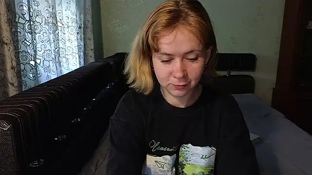 Snapshot of Riley_Roo chatting on July 7, 6:16 am Riley Roo online show from July 7, 6:16 am