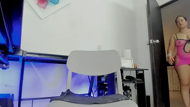 Snapshot of cathaarizti8 chatting on May 27, 7:11 pm cathaarizti8 online show from May 27, 7:11 pm