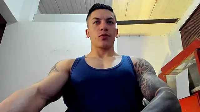 Snapshot of aquiles_51 chatting on October 22, 8:41 pm aquiles 51 online show from October 22, 8:41 pm