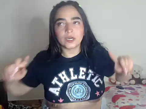 Snapshot of samantha2207 chatting on December 7, 8:22 am samantha2207 online show from December 7, 8:22 am