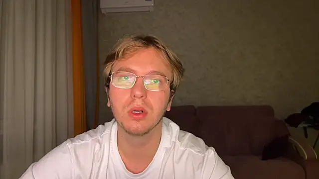 kiopiggy online show from November 29, 10:46 pm