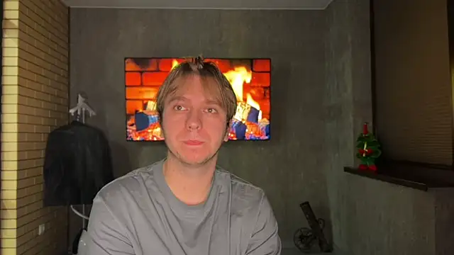 kiopiggy online show from December 20, 3:30 pm