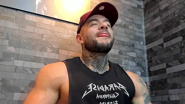 BruceDallas online show from January 18, 1:53 am