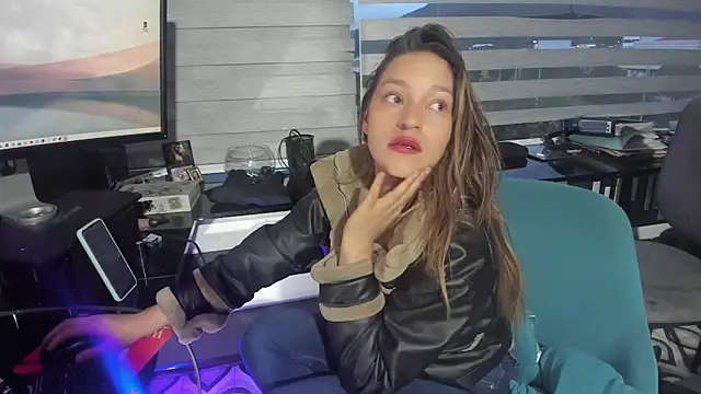 Snapshot of vanessabz chatting on June 8, 11:05 pm vanessabz online show from June 8, 11:05 pm